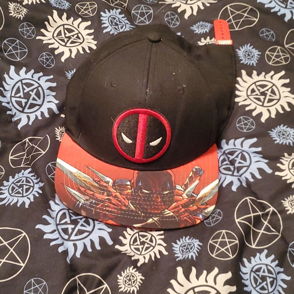 3/15.00Deadpool hat